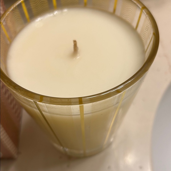Nest crystalized ginger & vanilla bean scented candle ! - Picture 2 of 3